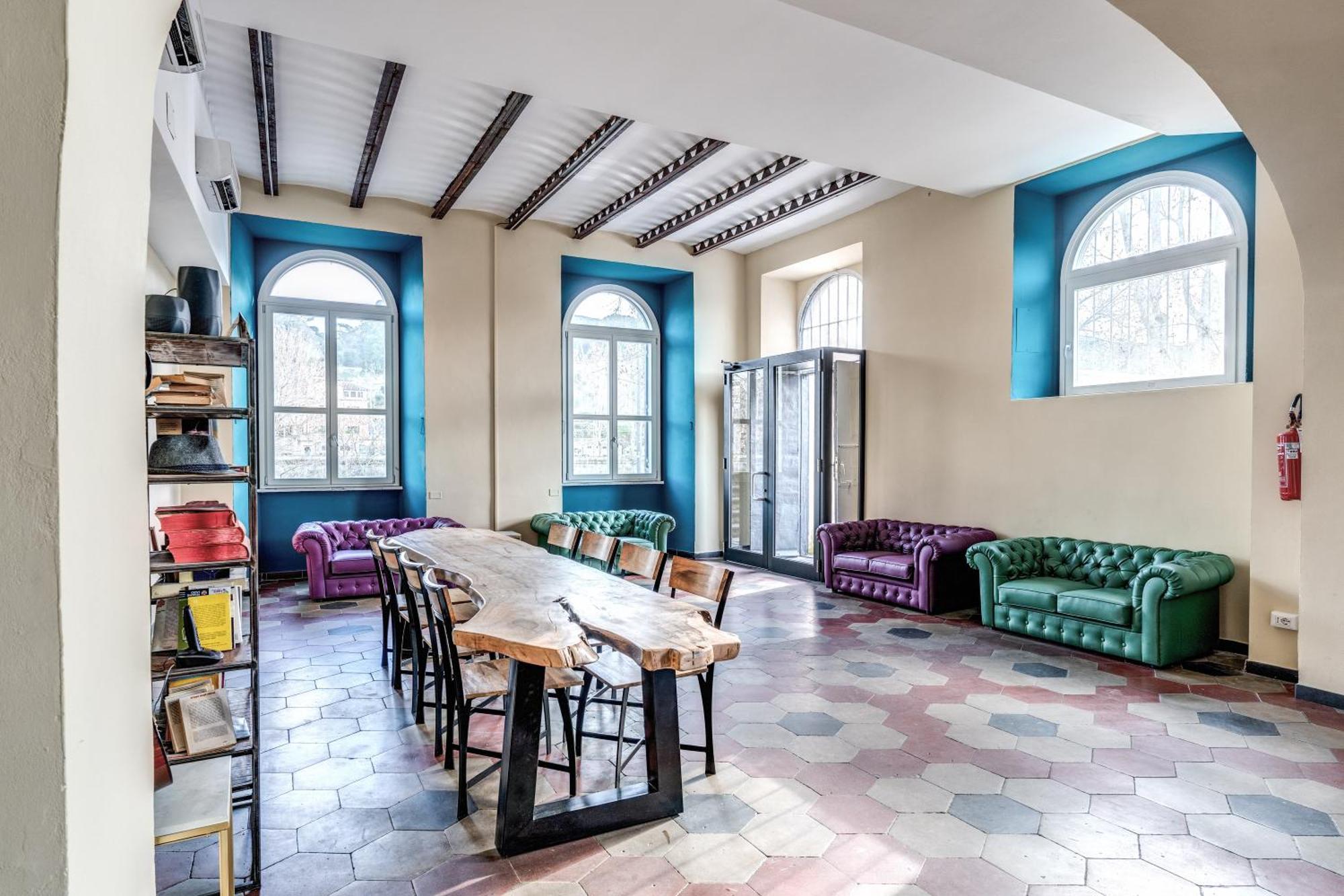 Hostal Borgo Ripa Urban Travel